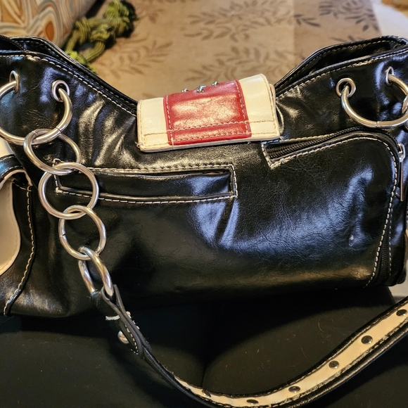 Stylish Red and White Shoulder Bag - Picture 2 of 4